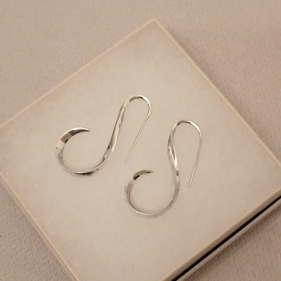 Estate Sterling Silver Sculptural Earrings – 925 India, Under 2” - Picture 3 of 6